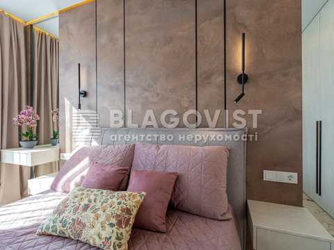 квартира за адресою Київ, Причальна вул., 14