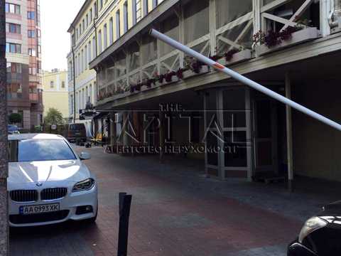 комерційна за адресою Тараса Шевченка бульв., 27а