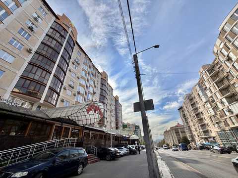квартира по адресу Героев Майдана ул. (Червоноармійська), 53