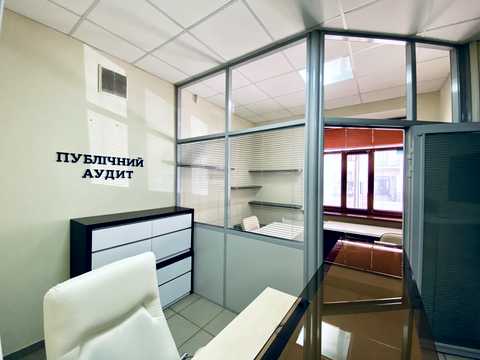 комерційна за адресою Воздвиженська вул., 18