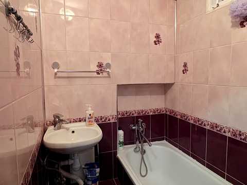 квартира за адресою Одеса, Середньофонтанська вул., 26/28