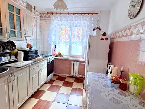 квартира за адресою Одеса, Середньофонтанська вул., 26/28