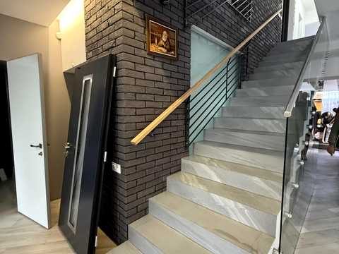коммерческая по адресу Редутная ул., 21