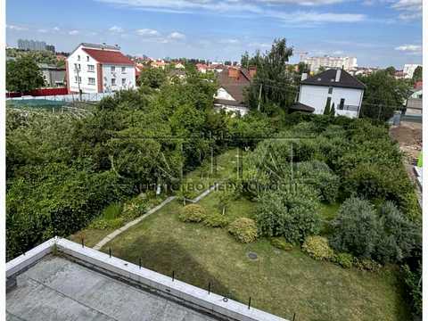 комерційна за адресою Ярошівська вул., 1
