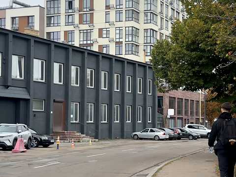 коммерческая по адресу Остапа Вишни ул., 1