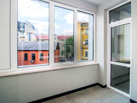 комерційна за адресою Саксаганського вул., 37-К