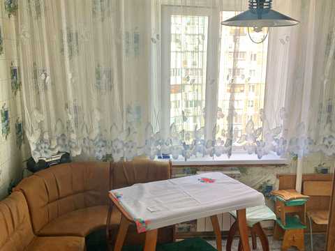 квартира за адресою Анни Ахматової вул., 8