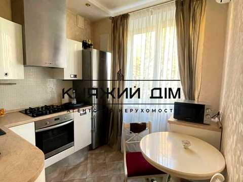 квартира за адресою Князів Острозьких вул. (Московська), 37/2