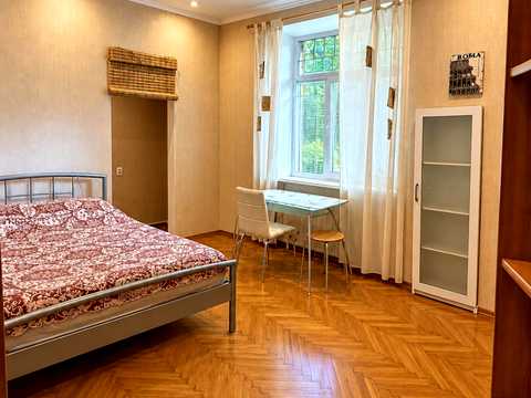 квартира за адресою Павла Глазового вул. (Григорія Онискевича), 4