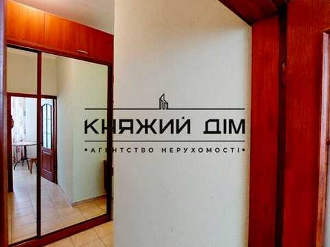 квартира за адресою Івана Світличного вул. (Петровського), 6