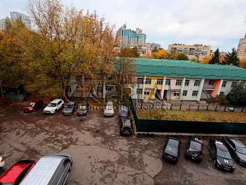 комерційна за адресою Дегтярівська вул., 15