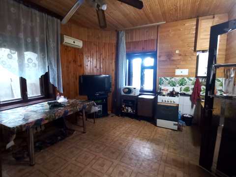 будинок за адресою с. Красносілка, Центральная