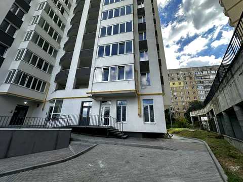 комерційна за адресою Бережанська вул., 56