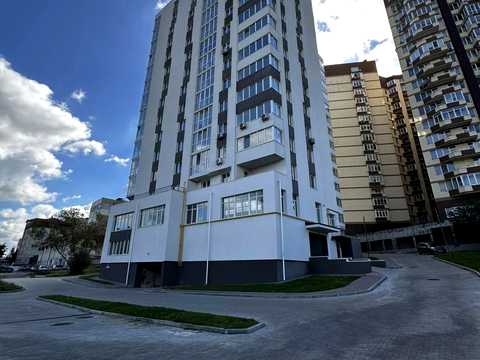 комерційна за адресою Бережанська вул., 56