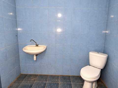 комерційна за адресою Гостиннодвірська вул., 37Б