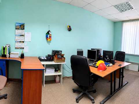 комерційна за адресою Гостиннодвірська вул., 37Б