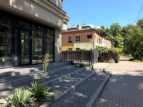 коммерческая по адресу Короля Даниила ул., 48