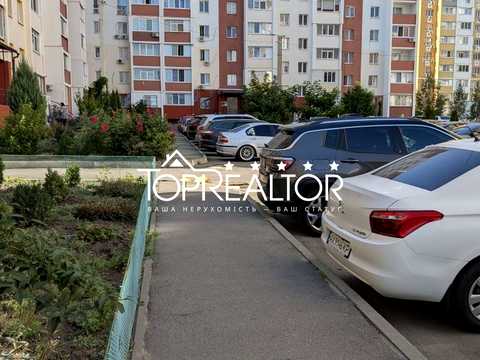 квартира по адресу Драгоманова ул., 6в