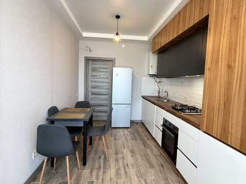 квартира за адресою Машинобудівників вул., 16