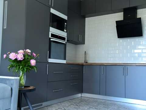 квартира за адресою Літературна вул., 8