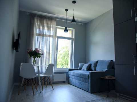 квартира за адресою Літературна вул., 8
