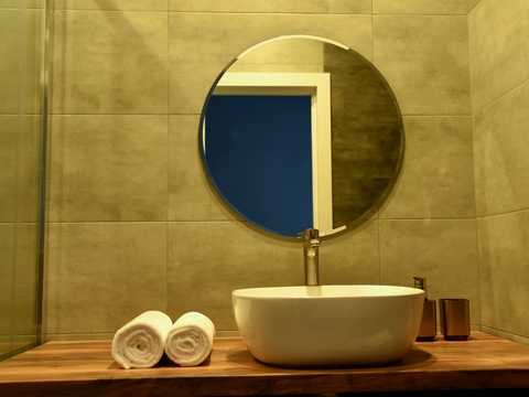 квартира за адресою Літературна вул., 8
