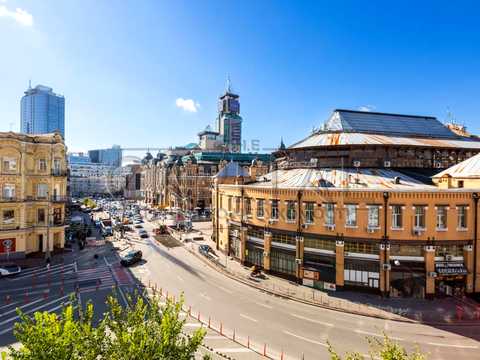 комерційна за адресою Бессарабська пл., 5