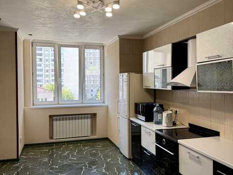 квартира за адресою Срібнокільська вул., 1