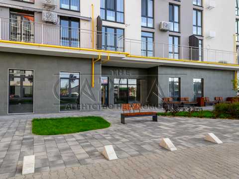 комерційна за адресою Кришталева вул., 1