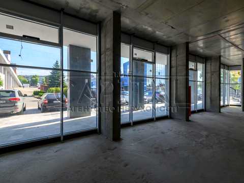 комерційна за адресою Кришталева вул., 1