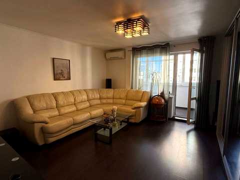 квартира за адресою Дарницький бульв., 8