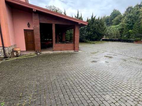 комерційна за адресою Винники, Галицька вул., 81а