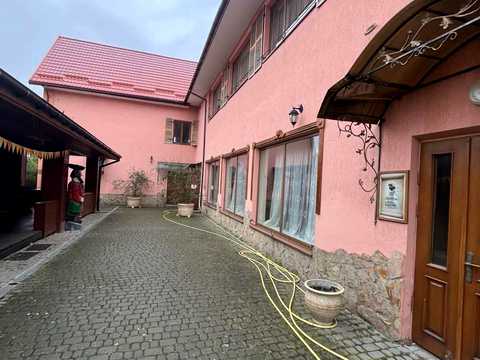 комерційна за адресою Винники, Галицька вул., 81а