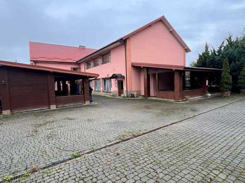 комерційна за адресою Винники, Галицька вул., 81а