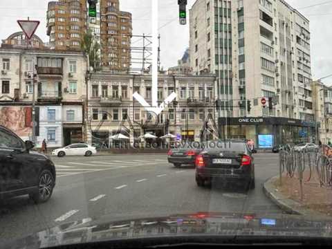 комерційна за адресою Басейна вул., 1/2