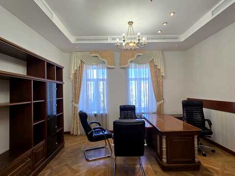 комерційна за адресою Костянтинівська вул., 32
