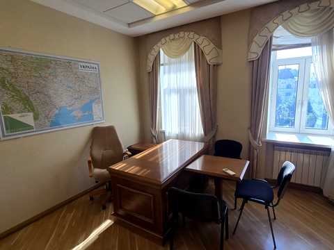 комерційна за адресою Костянтинівська вул., 32