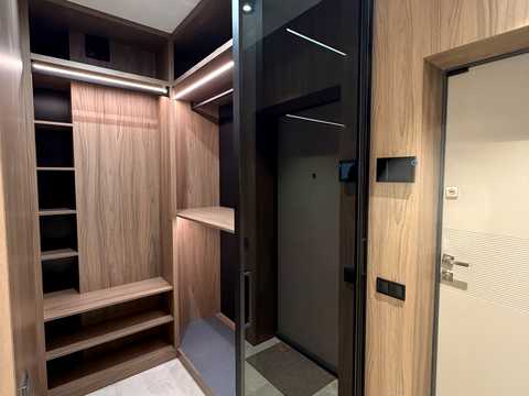 квартира за адресою Дніпровська набережна вул., (Будинок 10)