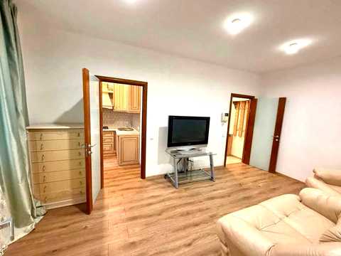 квартира за адресою Київ, Різницька вул., 6