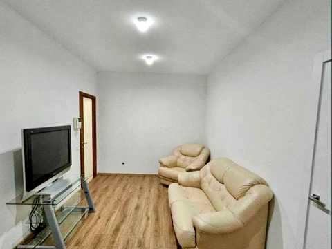 квартира за адресою Київ, Різницька вул., 6