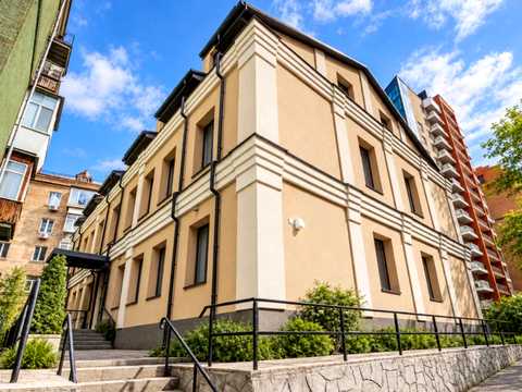 комерційна за адресою Січових Стрільців вул. (Артема), 53