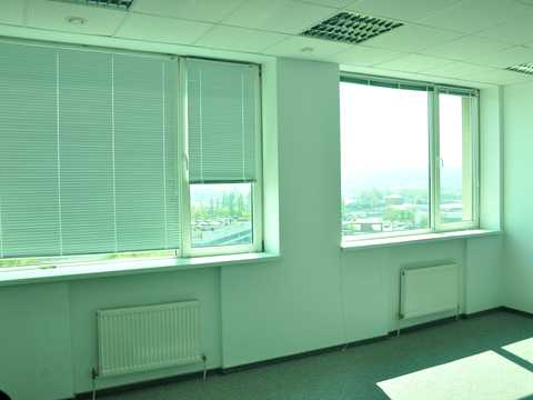 коммерческая по адресу Степана Бандеры просп. (Московський), 20