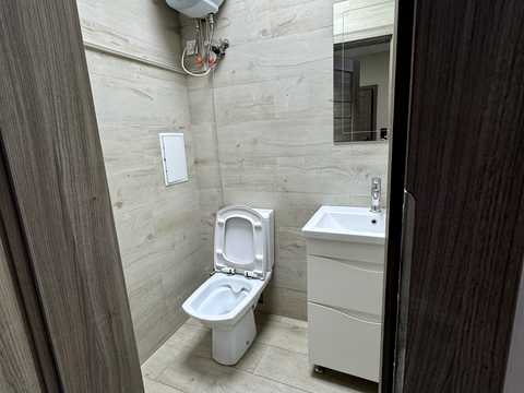 комерційна за адресою Ямська вул., 35/34