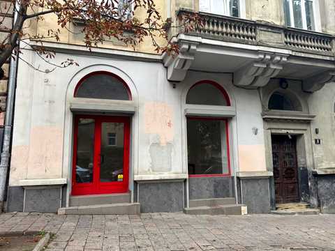 коммерческая по адресу Драгоманова ул., 38