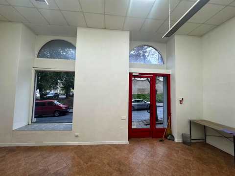 коммерческая по адресу Драгоманова ул., 38