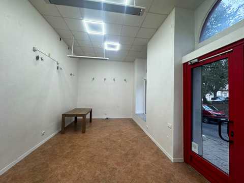 коммерческая по адресу Драгоманова ул., 38