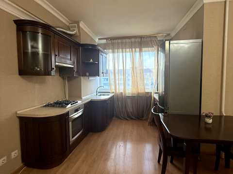 квартира за адресою Паркова вул., 45