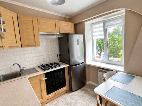 квартира за адресою Космонавтів вул., 15