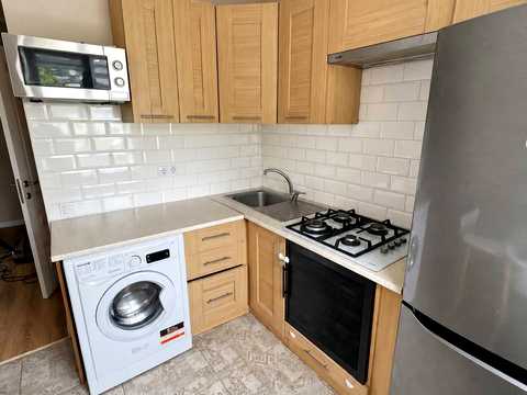 квартира за адресою Космонавтів вул., 15