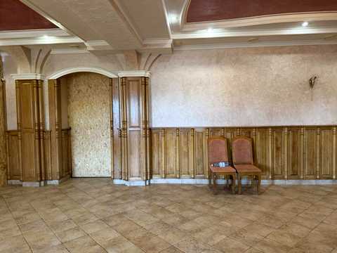 комерційна за адресою Червоної Калини просп., 79